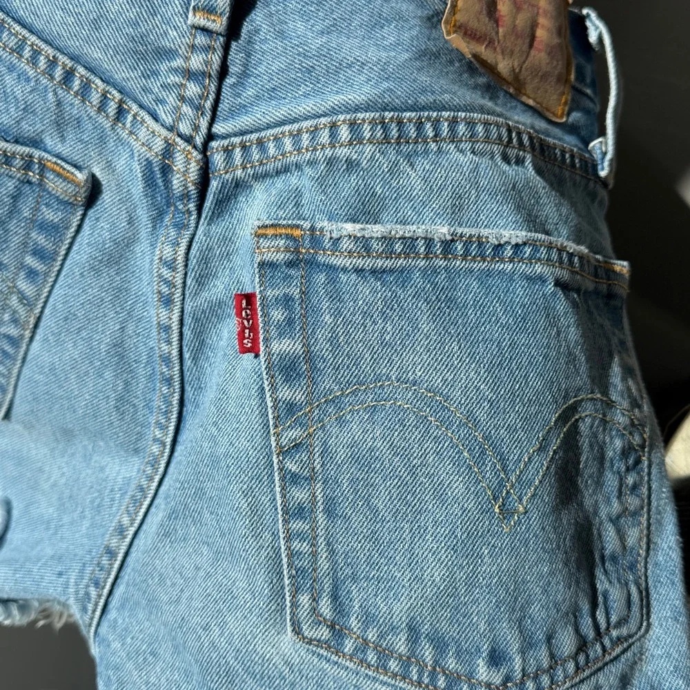 Levi’s 501 Original Denim Distressed Cutoff Shorts Size 25